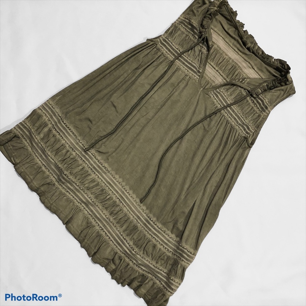 POL Lace Ruffle Tie-neck Sleeveless Top
